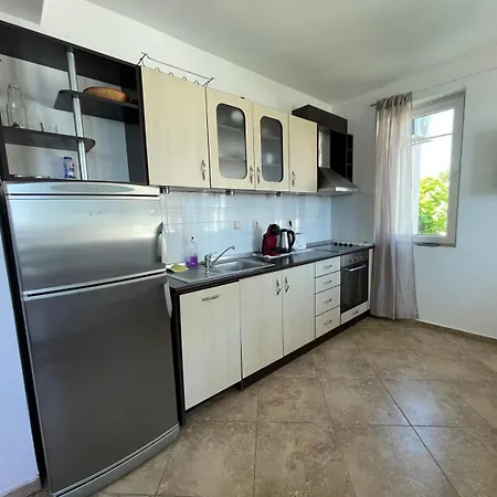 Caprice In Lozenec Kiten (Burgas)