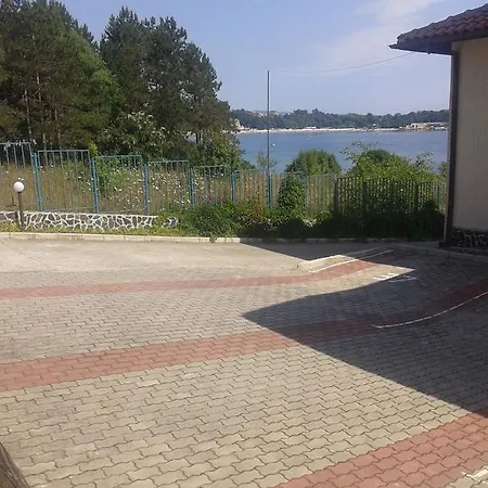 Apartment Caprice In Lozenec *